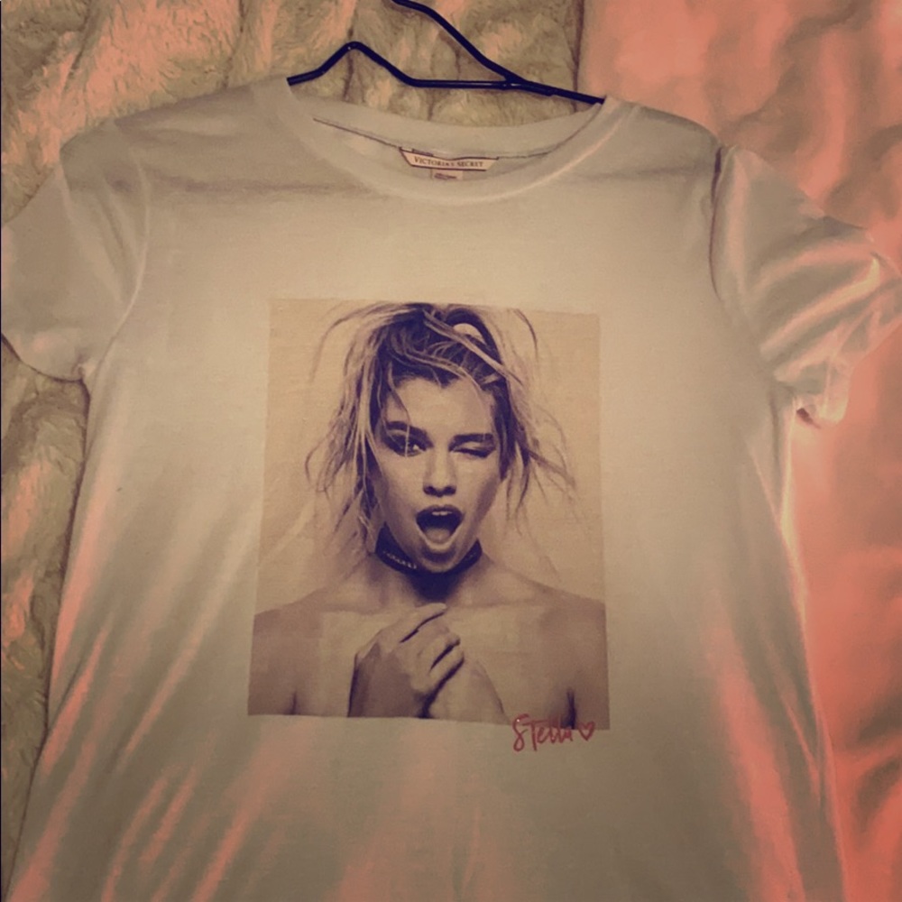 Victoria’s Secret “Stella” angel crew neck